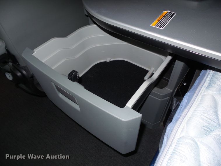 image for item DF0820 2015 Kenworth T680 semi truck