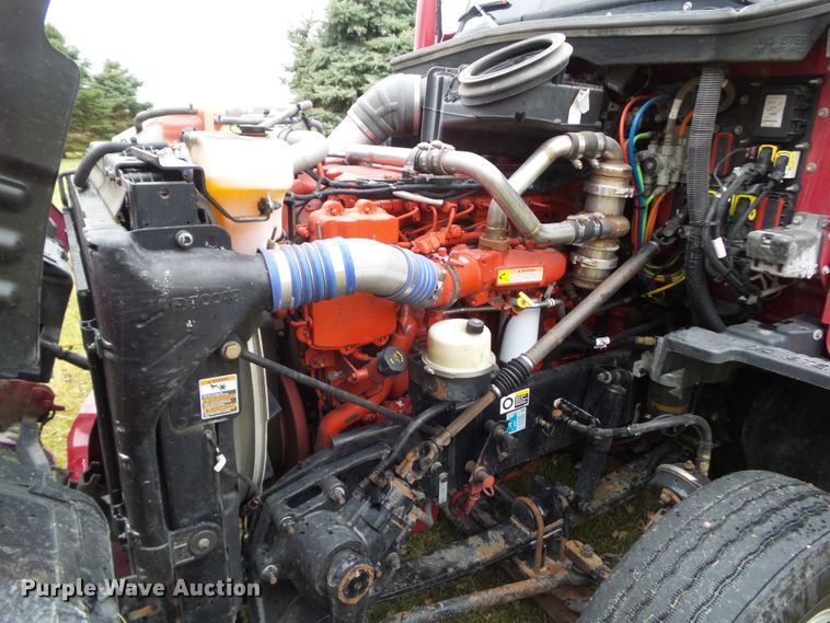 image for item DF0820 2015 Kenworth T680 semi truck