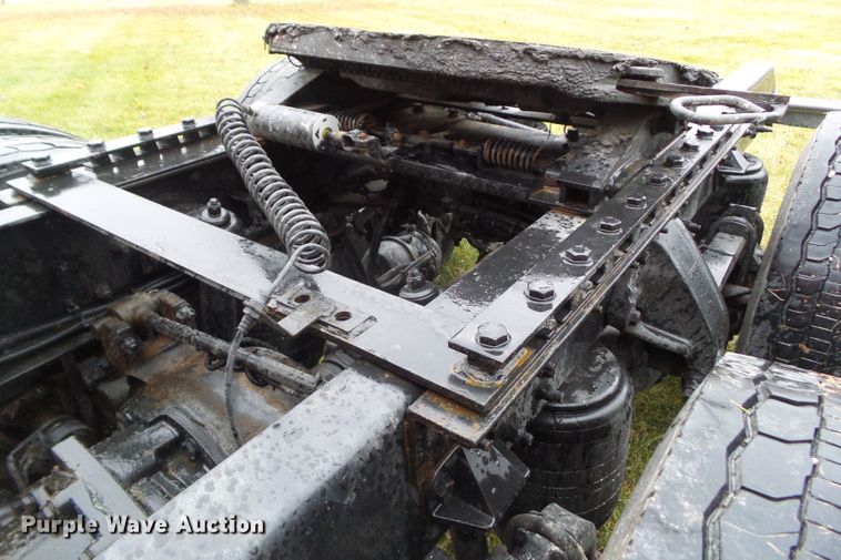 image for item DF0820 2015 Kenworth T680 semi truck