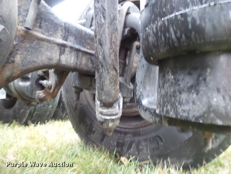 image for item DF0820 2015 Kenworth T680 semi truck