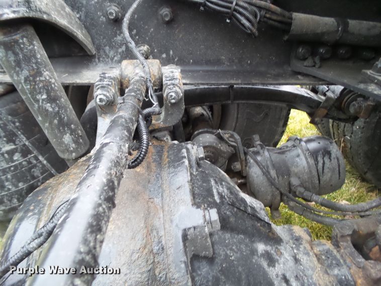 image for item DF0820 2015 Kenworth T680 semi truck