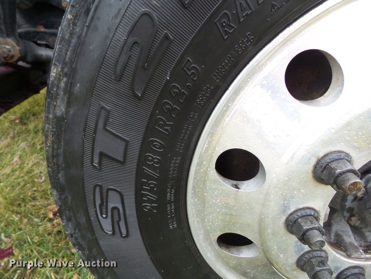 image for item DF0820 2015 Kenworth T680 semi truck