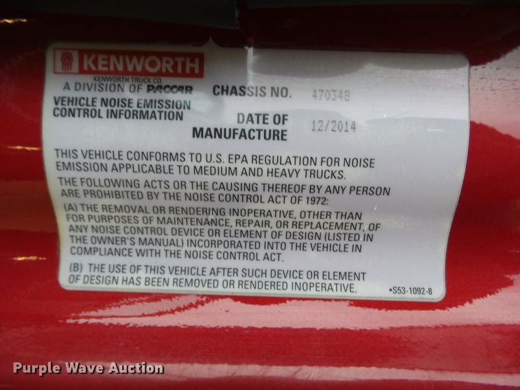 image for item DF0820 2015 Kenworth T680 semi truck