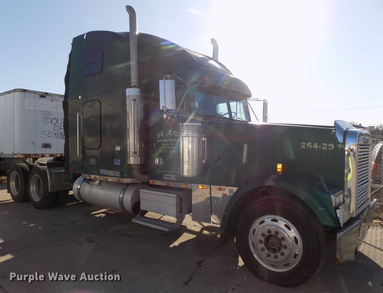 image for item DG2482 2000 Freightliner Classic XL FLD120 semi truck