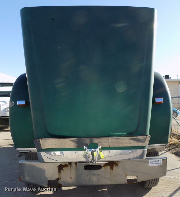 image for item DG2482 2000 Freightliner Classic XL FLD120 semi truck