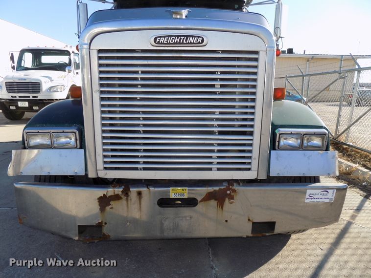 image for item DG2482 2000 Freightliner Classic XL FLD120 semi truck