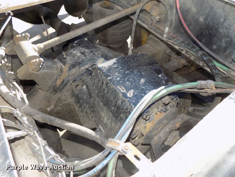 image for item DG2482 2000 Freightliner Classic XL FLD120 semi truck