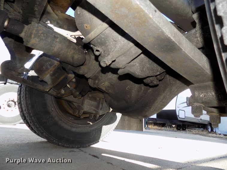 image for item DG2482 2000 Freightliner Classic XL FLD120 semi truck