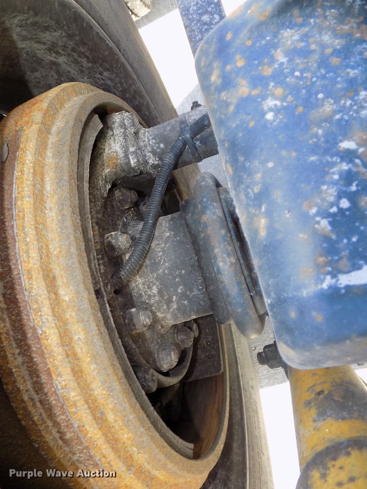 image for item DG2482 2000 Freightliner Classic XL FLD120 semi truck