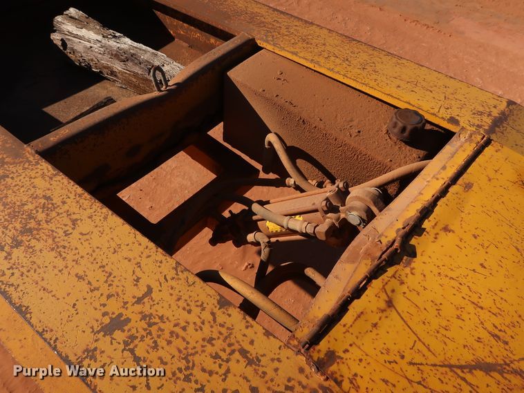 image for item DG4241 1994 Holden HPD51350 lowboy equipment trailer