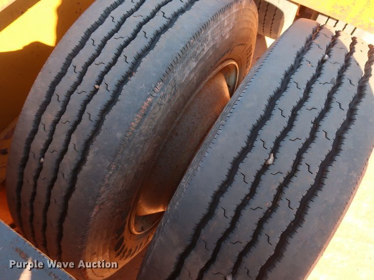 image for item DG4241 1994 Holden HPD51350 lowboy equipment trailer