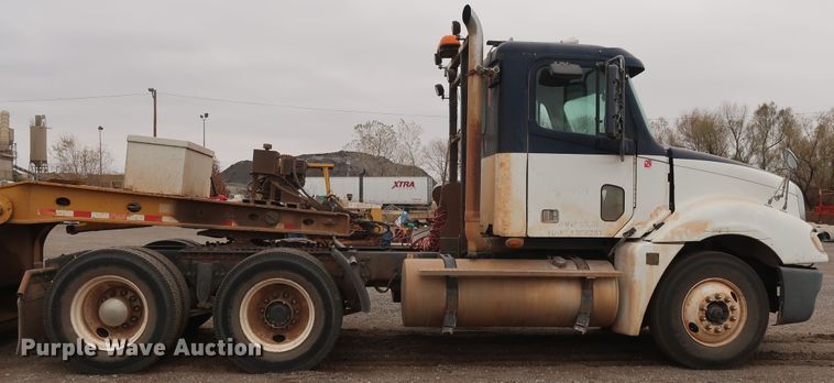 image for item DG4246 2007 Freightliner Columbia semi truck