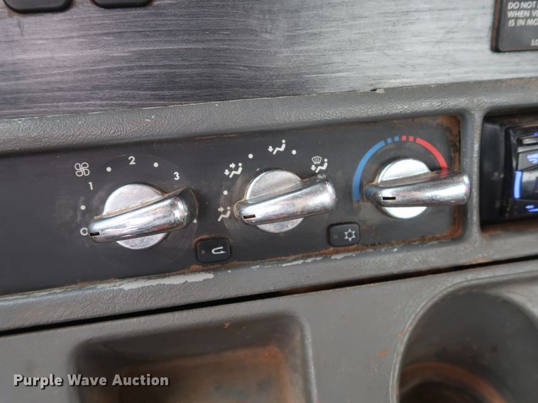 image for item DG4246 2007 Freightliner Columbia semi truck