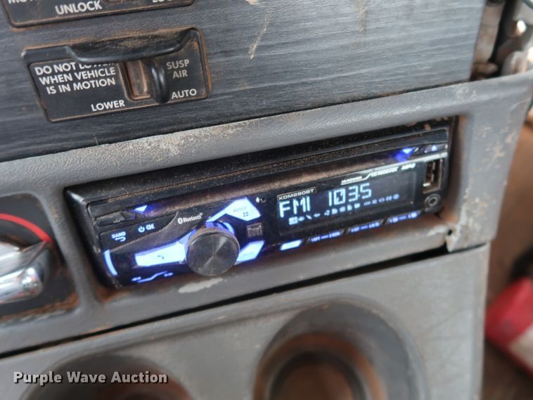 image for item DG4246 2007 Freightliner Columbia semi truck