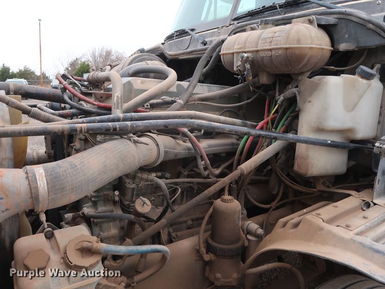 image for item DG4246 2007 Freightliner Columbia semi truck