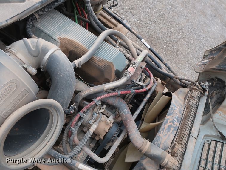 image for item DG4246 2007 Freightliner Columbia semi truck