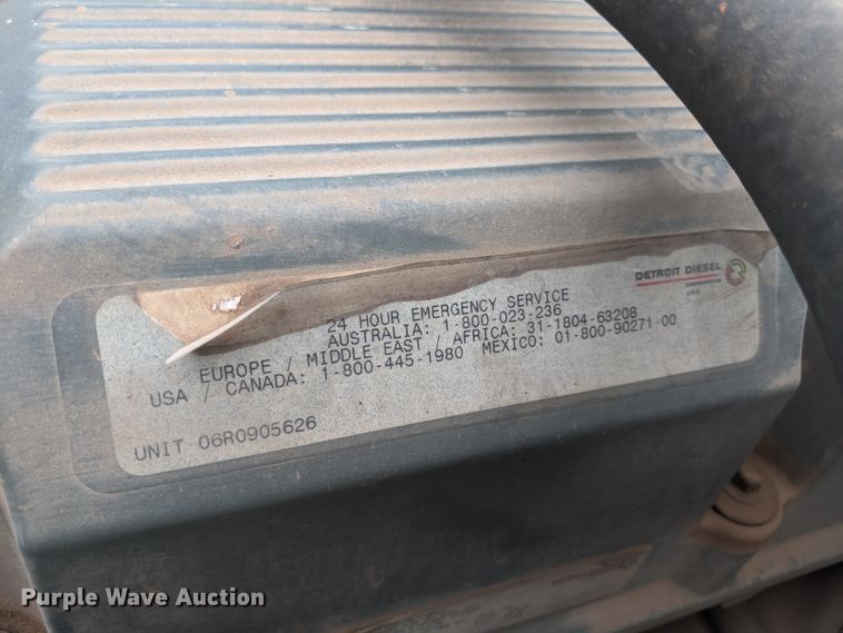 image for item DG4246 2007 Freightliner Columbia semi truck