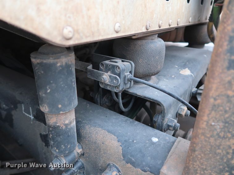 image for item DG4246 2007 Freightliner Columbia semi truck