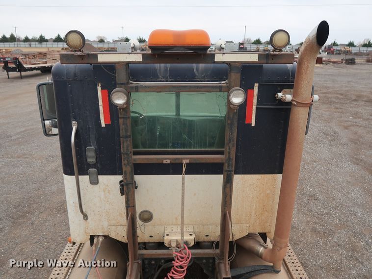 image for item DG4246 2007 Freightliner Columbia semi truck