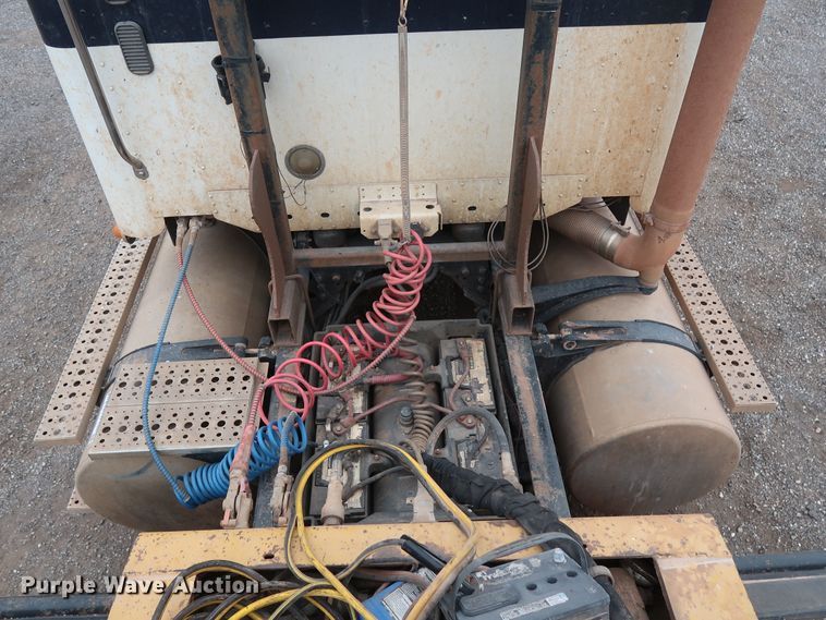 image for item DG4246 2007 Freightliner Columbia semi truck