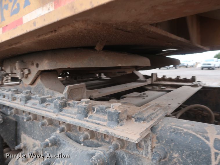 image for item DG4246 2007 Freightliner Columbia semi truck