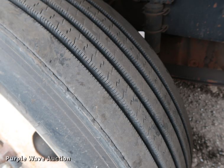 image for item DG4246 2007 Freightliner Columbia semi truck