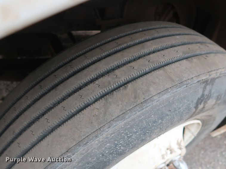 image for item DG4246 2007 Freightliner Columbia semi truck