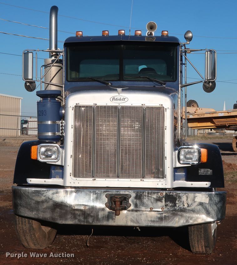 image for item DG4248 2001 Peterbilt 378 truck cab and chassis