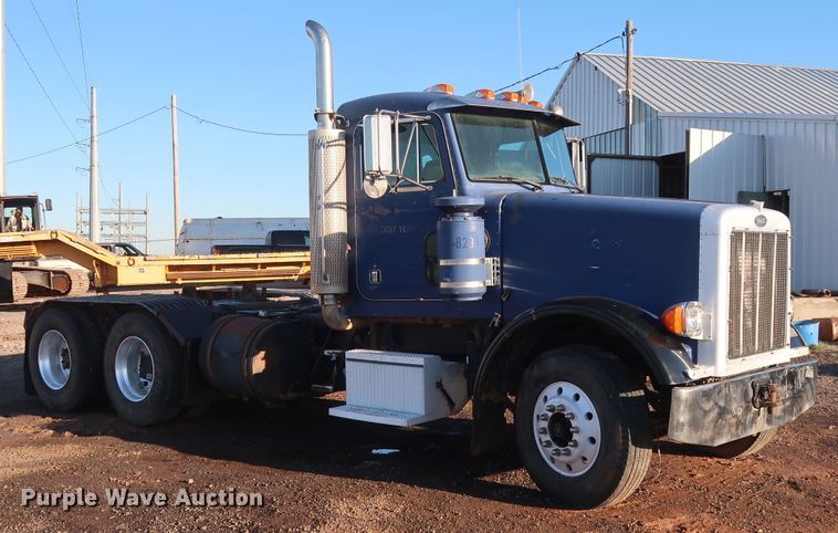 image for item DG4248 2001 Peterbilt 378 truck cab and chassis