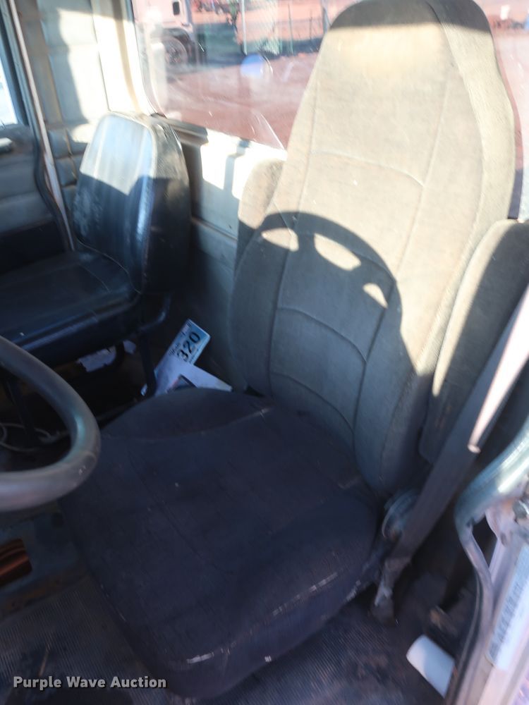 image for item DG4248 2001 Peterbilt 378 truck cab and chassis