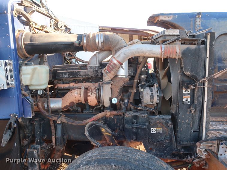 image for item DG4248 2001 Peterbilt 378 truck cab and chassis