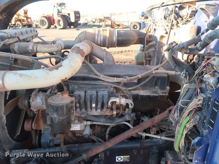 image for item DG4248 2001 Peterbilt 378 truck cab and chassis