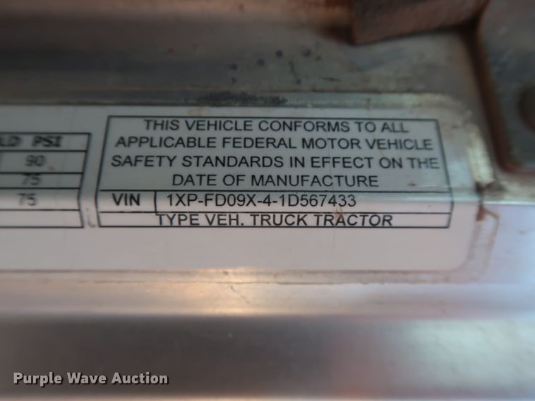 image for item DG4248 2001 Peterbilt 378 truck cab and chassis