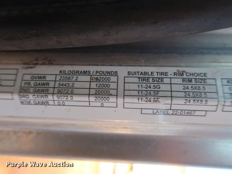 image for item DG4248 2001 Peterbilt 378 truck cab and chassis