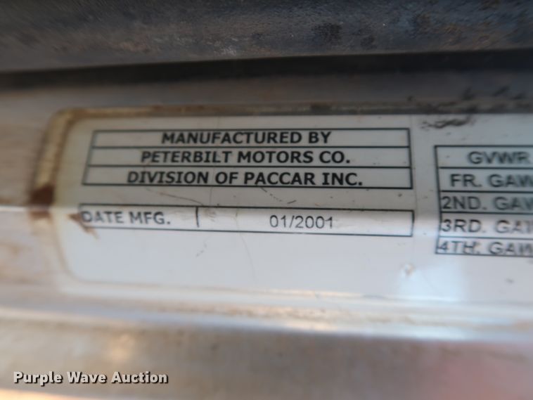 image for item DG4248 2001 Peterbilt 378 truck cab and chassis