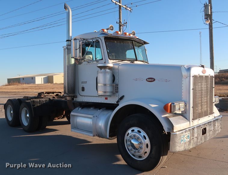 image for item DG4249 1992 Peterbilt 378 semi truck