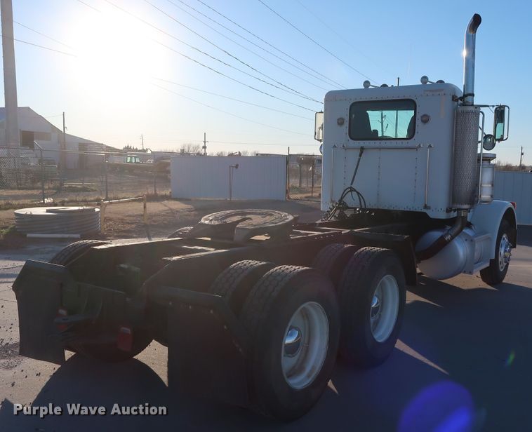 image for item DG4249 1992 Peterbilt 378 semi truck