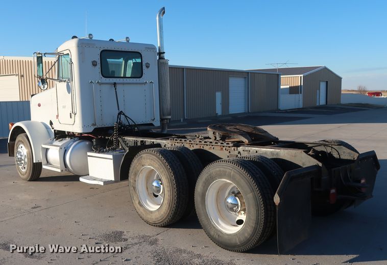 image for item DG4249 1992 Peterbilt 378 semi truck