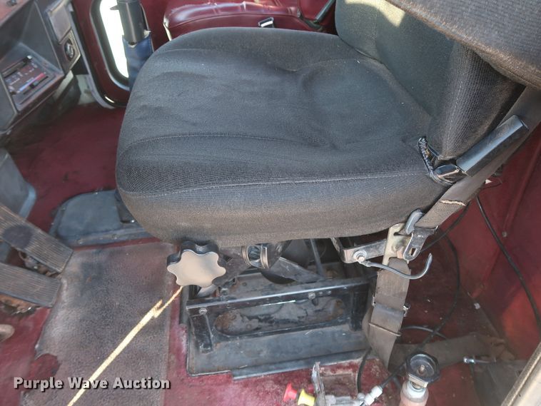 image for item DG4249 1992 Peterbilt 378 semi truck