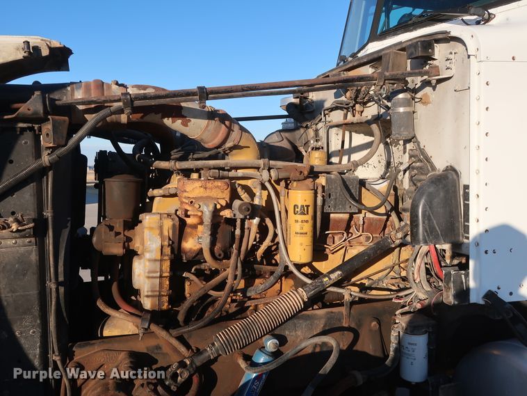 image for item DG4249 1992 Peterbilt 378 semi truck