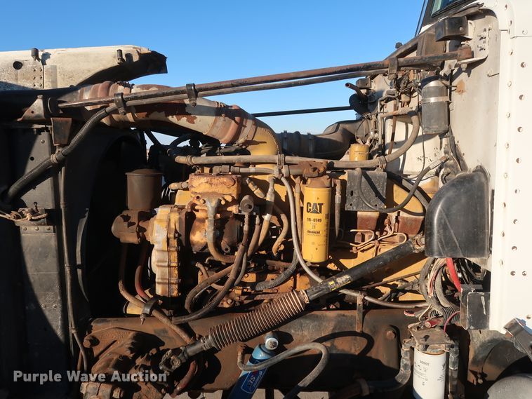 image for item DG4249 1992 Peterbilt 378 semi truck