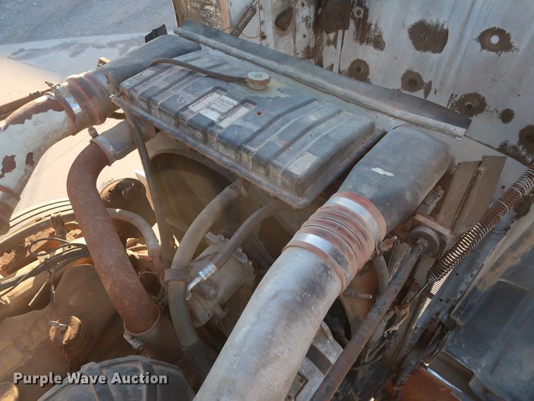 image for item DG4249 1992 Peterbilt 378 semi truck