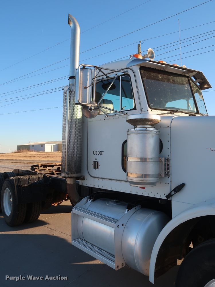 image for item DG4249 1992 Peterbilt 378 semi truck