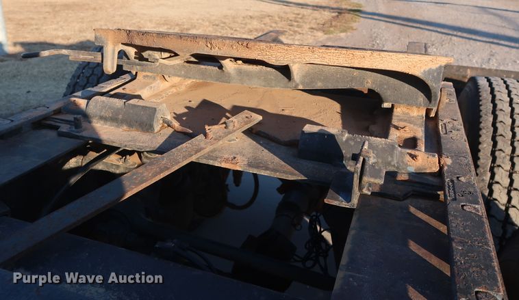 image for item DG4249 1992 Peterbilt 378 semi truck