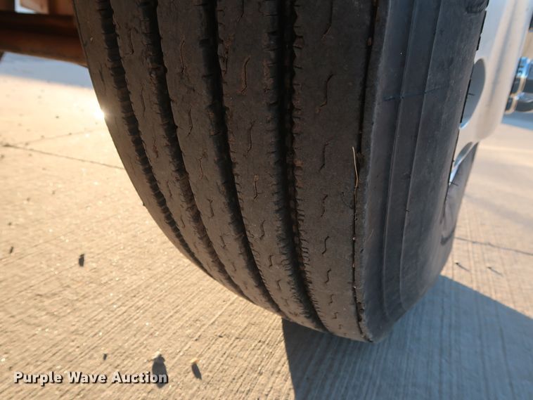 image for item DG4249 1992 Peterbilt 378 semi truck