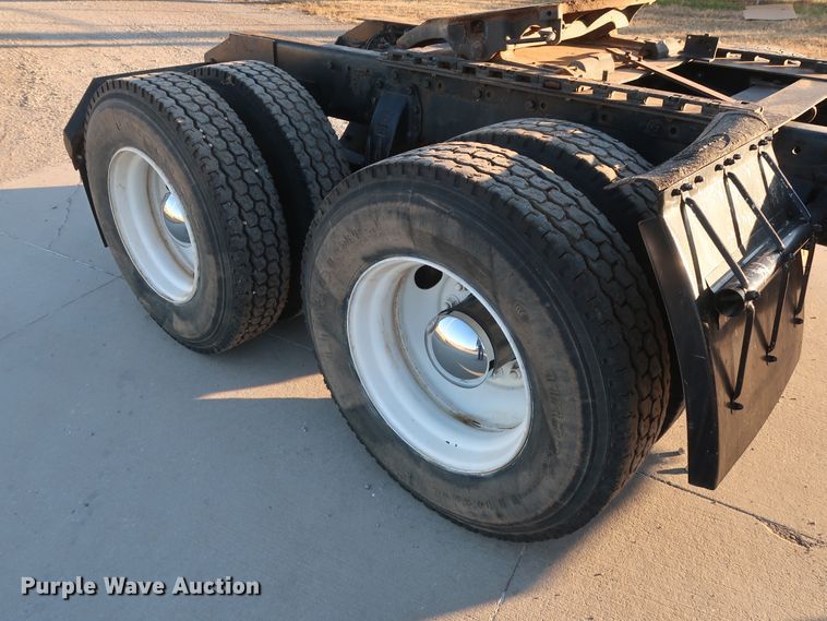 image for item DG4249 1992 Peterbilt 378 semi truck