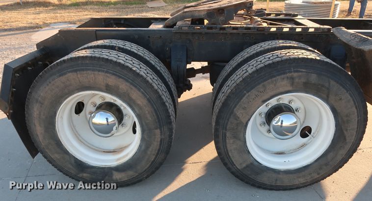 image for item DG4249 1992 Peterbilt 378 semi truck