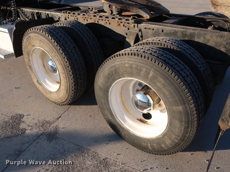 image for item DG4249 1992 Peterbilt 378 semi truck