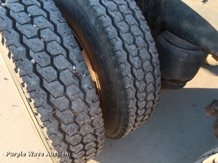 image for item DG4249 1992 Peterbilt 378 semi truck