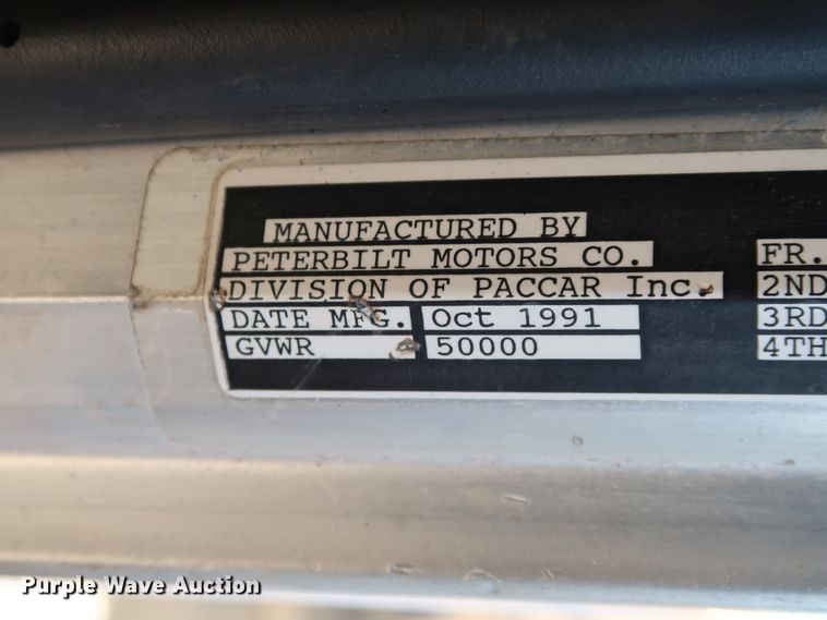 image for item DG4249 1992 Peterbilt 378 semi truck